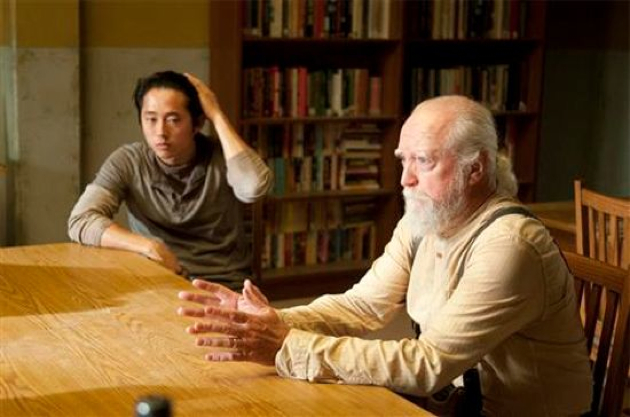 walking-dead-isolation-glenn-hershel1