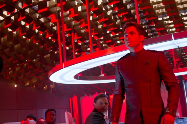 star-trek-into-darkness-chris-pine-bruce-greenwood1-600x399