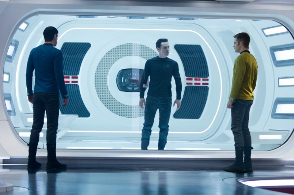 star-trek-into-darkness-quinto-cumberbatch-pine-600x399