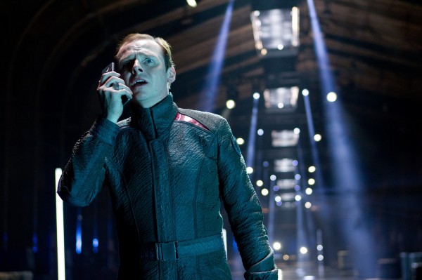 star-trek-into-darkness-simon-pegg-600x399