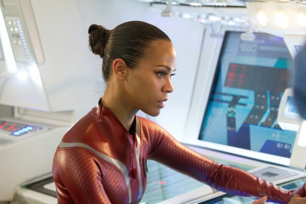 star-trek-into-darkness-zoe-saldana2-600x399