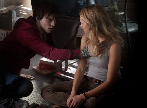 teresa-palmer-nichols-hoult-warm-bodies-600x443