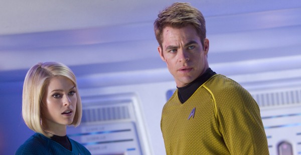 star-trek-into-darkness-chris-pine-alice-eve1-600x309