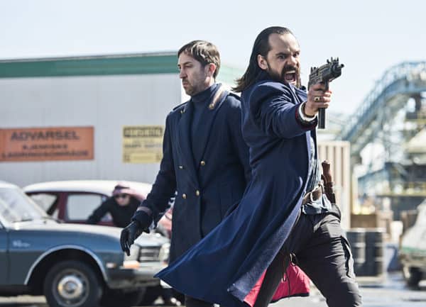 DC's Legends of Tomorrow --"Legendary"-- Image LGN116b_0103b.jpg -- Pictured: Casper Crump as Vandal Savage -- Photo: Dean Buscher/The CW -- Ã‚Â© 2016 The CW Network, LLC. All Rights Reserved.